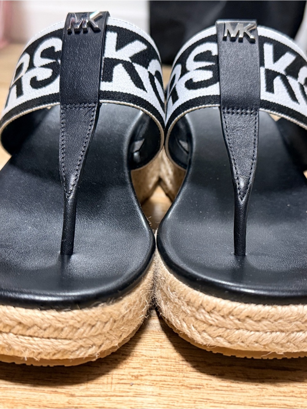 Michael Kors Black and White Logo Thong Sandals - Picture 2 of 6